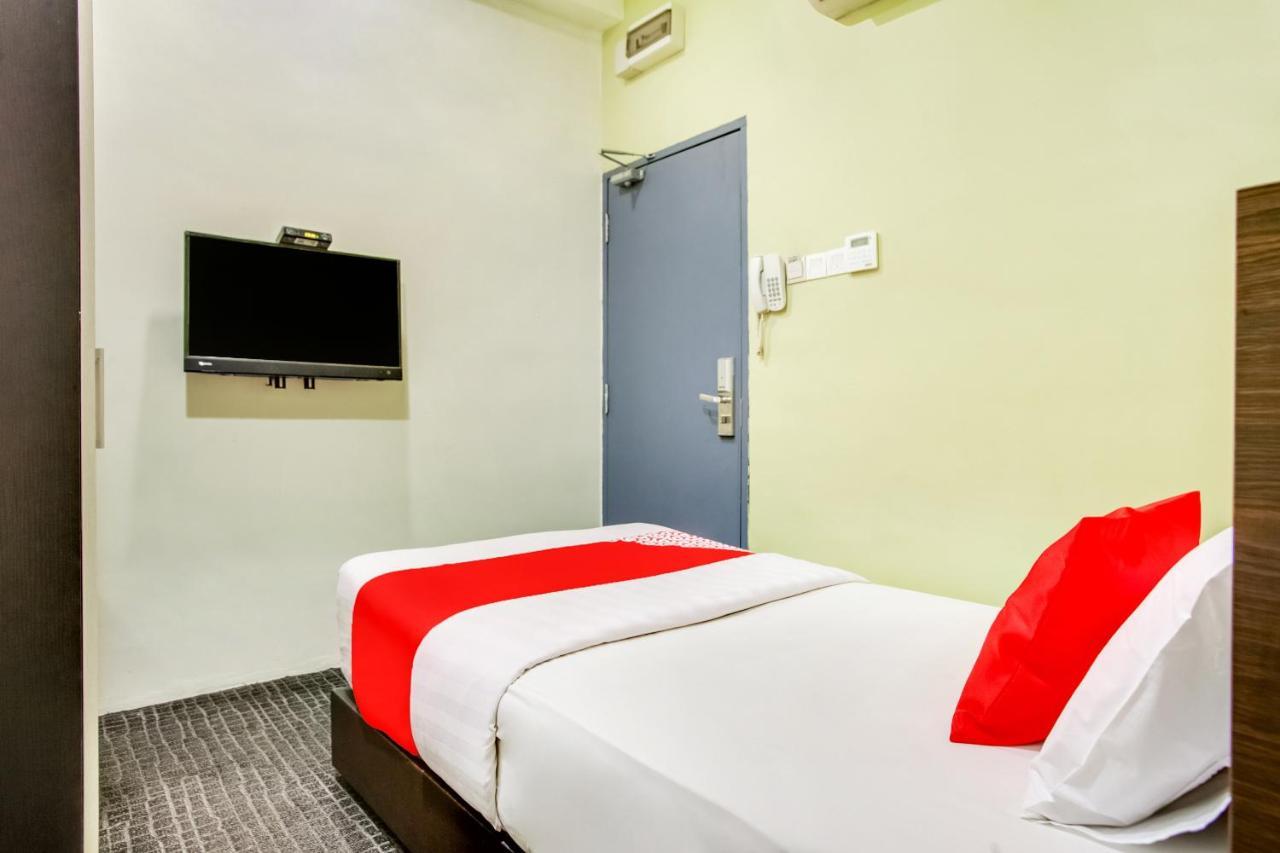 Oyo 89652 P Line Hotel Johor Bahru Exterior photo
