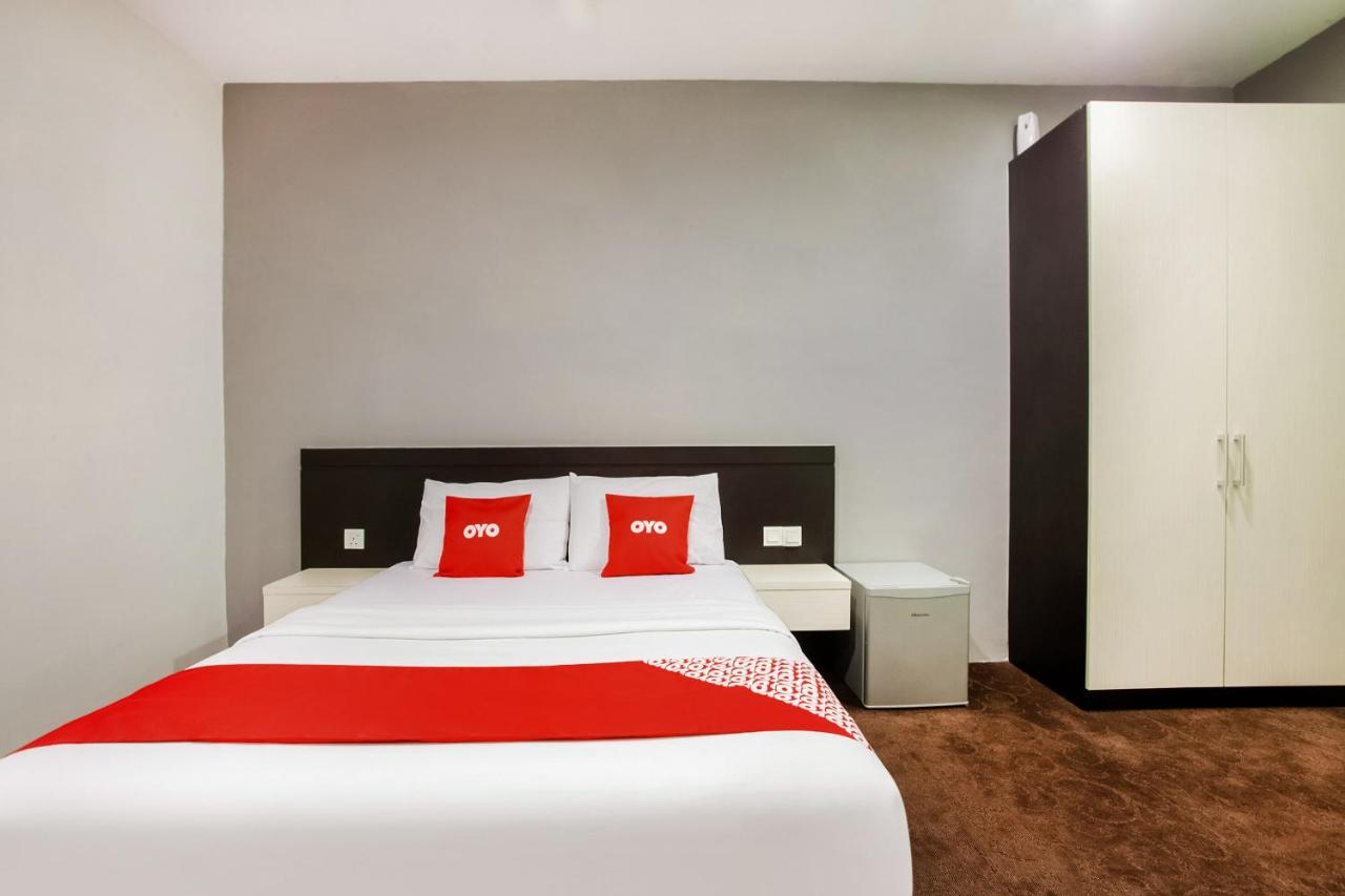 Oyo 89652 P Line Hotel Johor Bahru Exterior photo