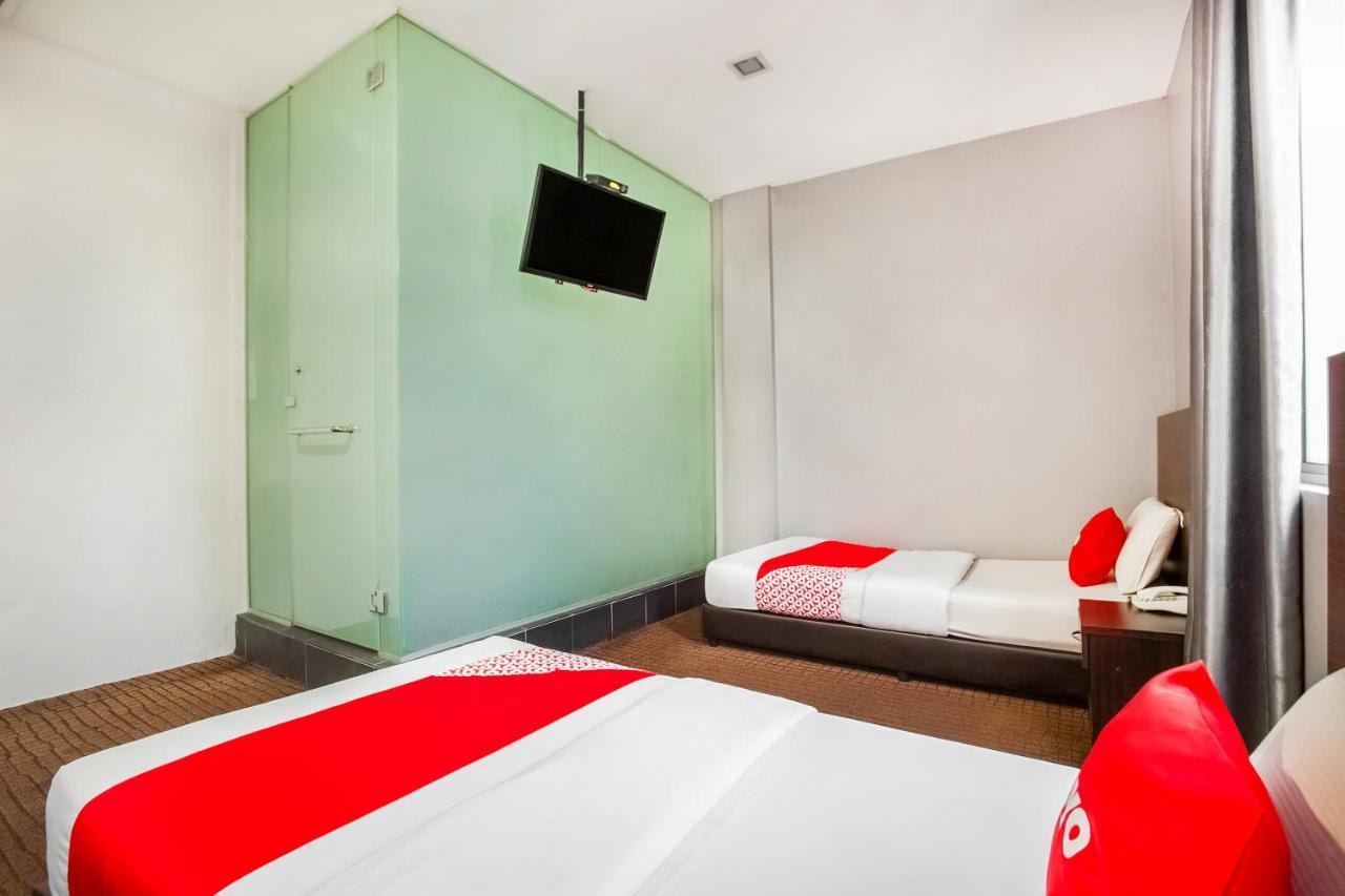 Oyo 89652 P Line Hotel Johor Bahru Exterior photo