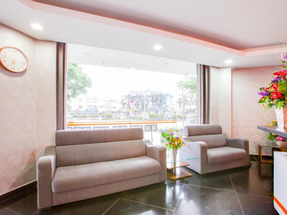 Oyo 89652 P Line Hotel Johor Bahru Exterior photo